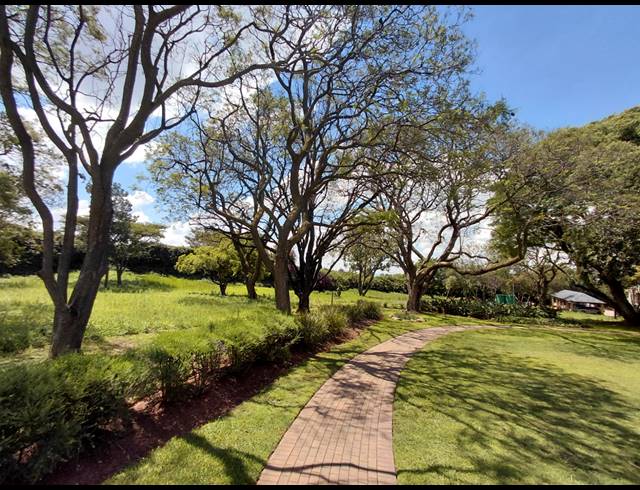 5,745M² OFFICE FOR SALE IN BRYANSTON